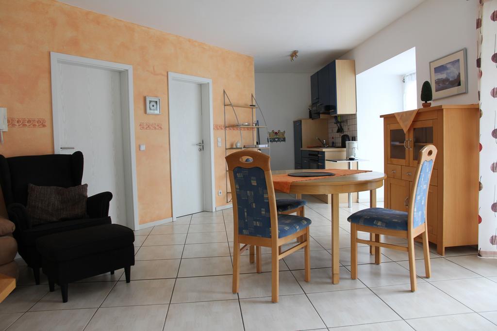 Cafe Klering Apartment Briedern Bagian luar foto