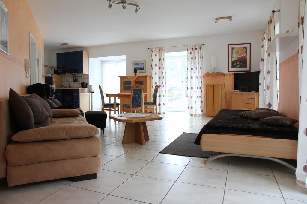 Cafe Klering Apartment Briedern Bagian luar foto